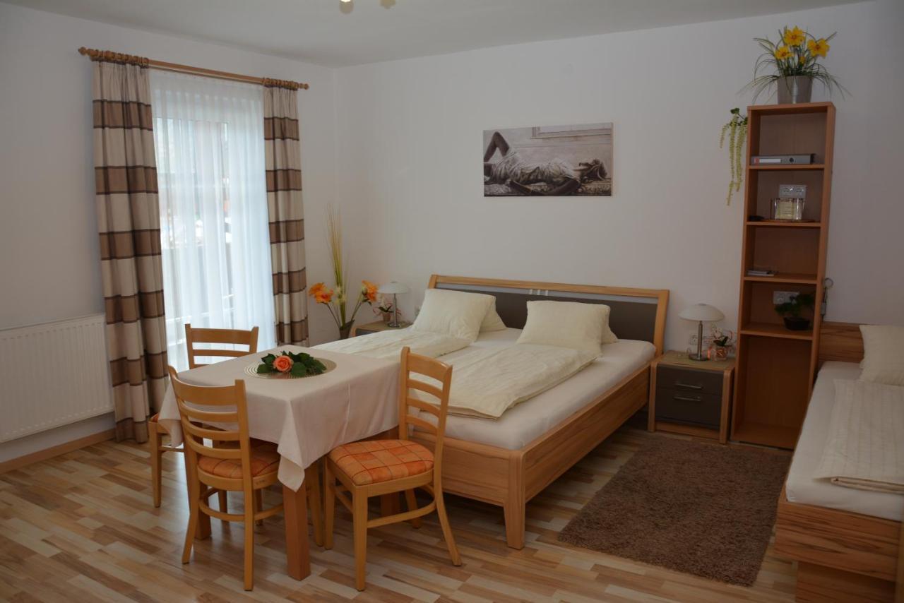 Haus Ingrid Apartamento Sankt Georgen ob Murau Exterior foto